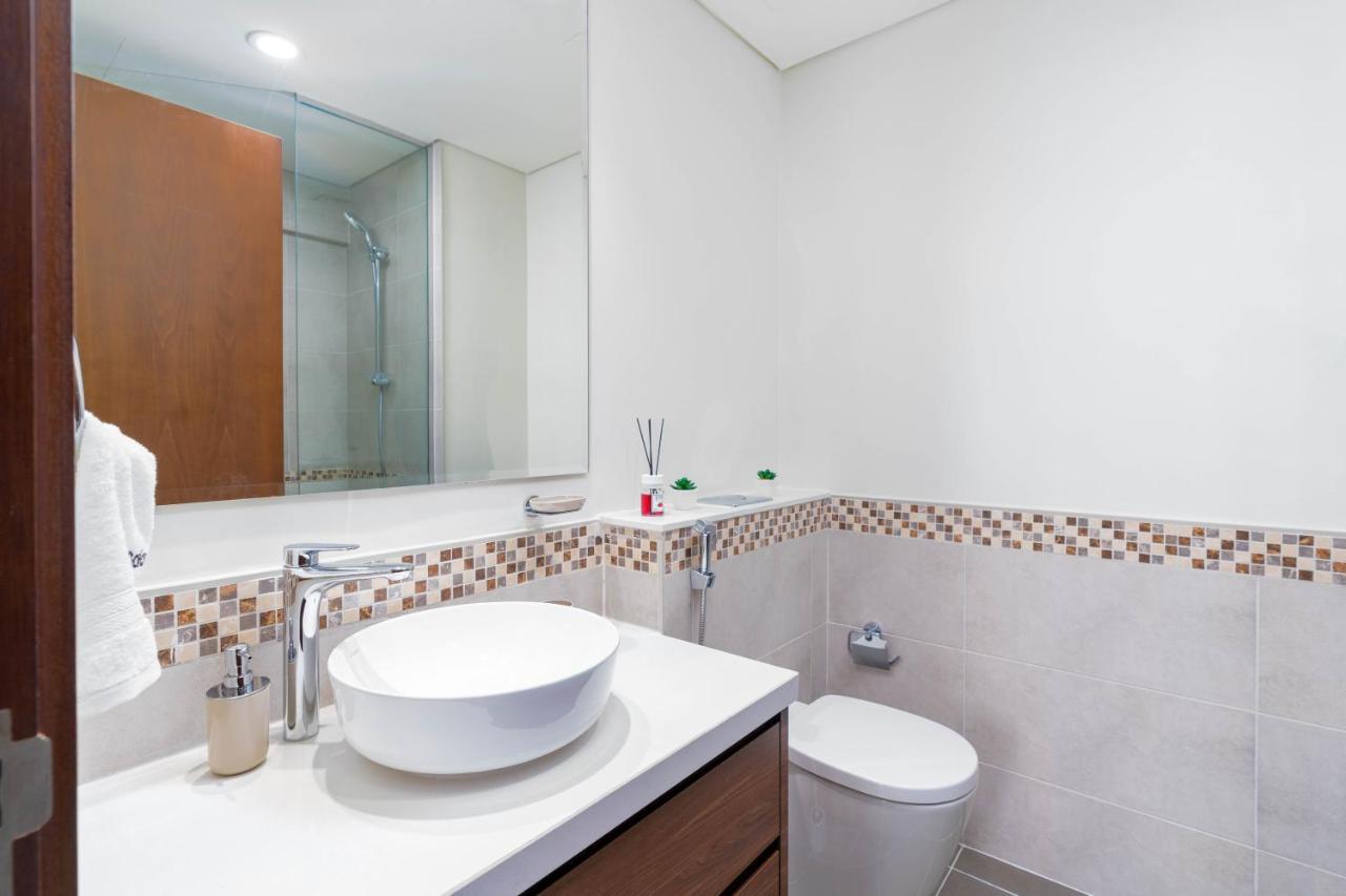Delightful 2Br Apartment At Reva Residences Dubai Buitenkant foto