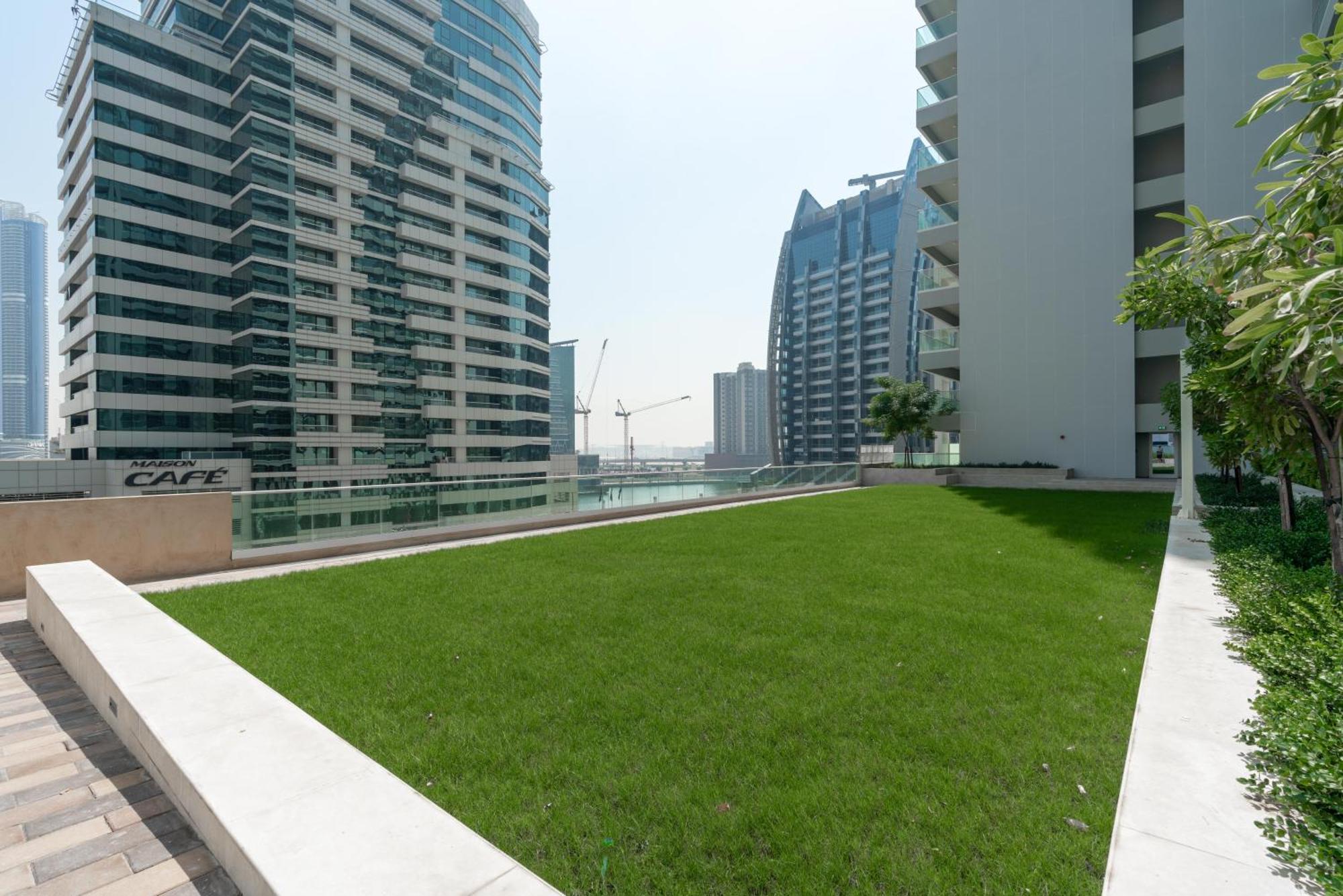 Delightful 2Br Apartment At Reva Residences Dubai Buitenkant foto